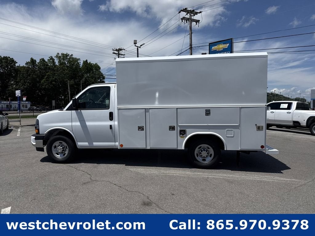 2026 Chevrolet Express Cutaway 3500 1WT