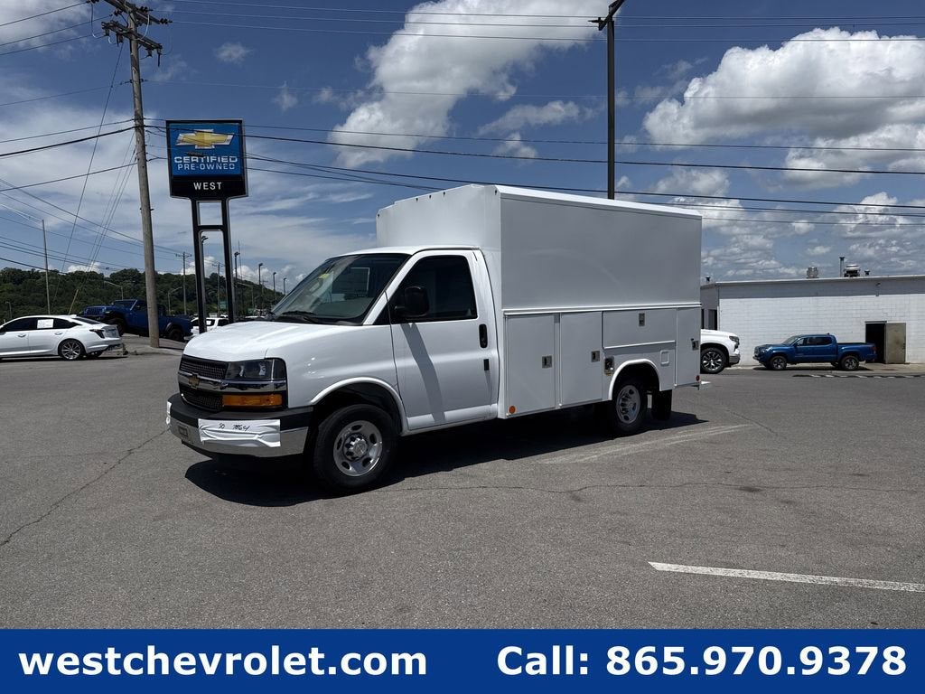 2026 Chevrolet Express Cutaway 3500 1WT