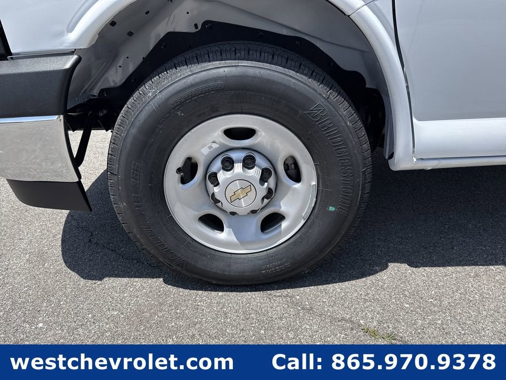2026 Chevrolet Express Cutaway 3500 1WT