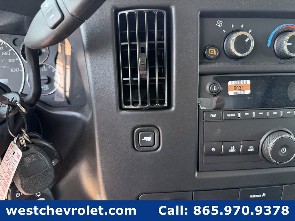 2026 Chevrolet Express Cutaway 3500 1WT