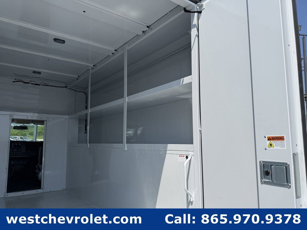 2026 Chevrolet Express Cutaway 3500 1WT