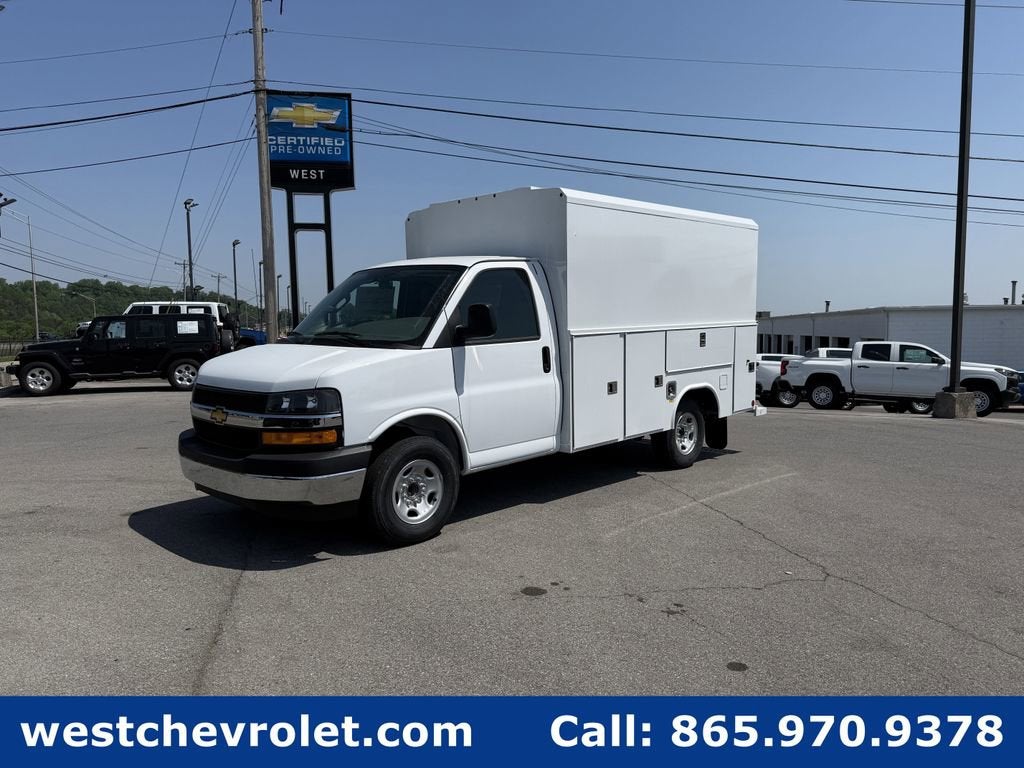2026 Chevrolet Express Cutaway 3500 1WT