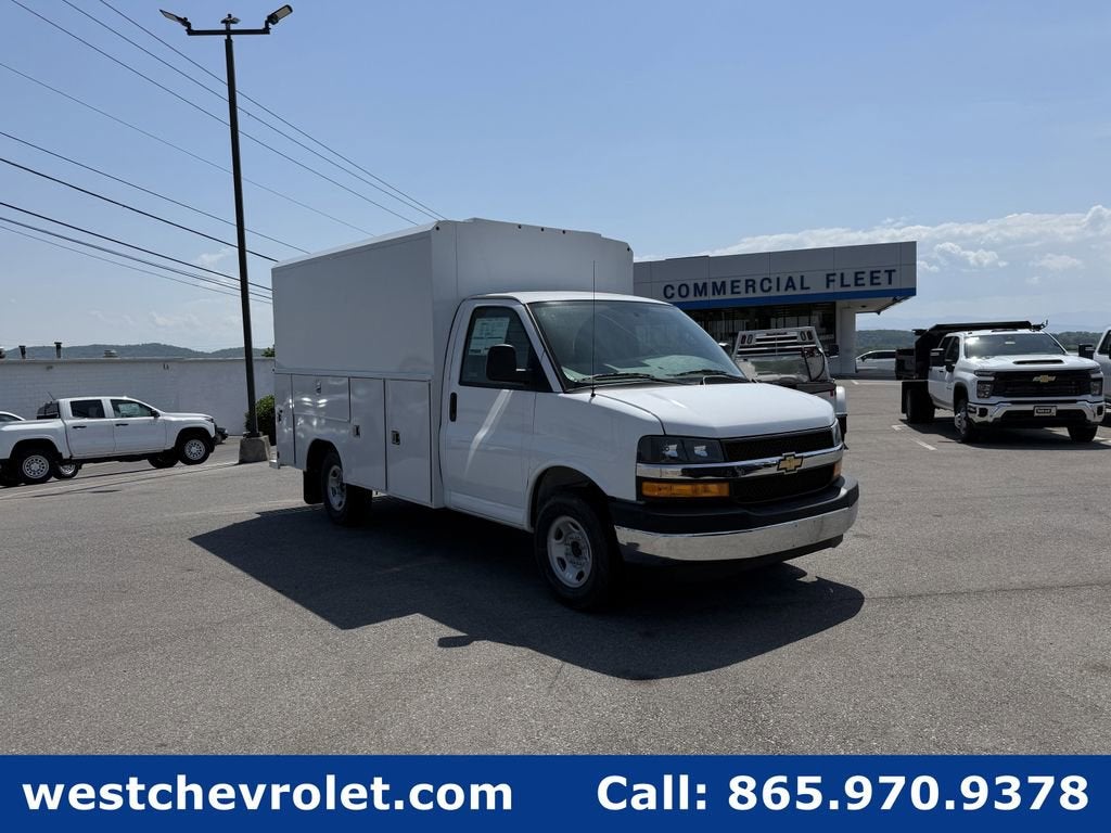 2026 Chevrolet Express Cutaway 3500 1WT