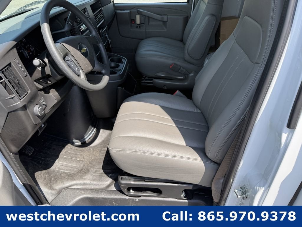 2026 Chevrolet Express Cutaway 3500 1WT