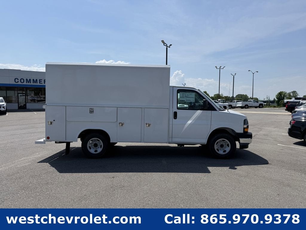 2026 Chevrolet Express Cutaway 3500 1WT