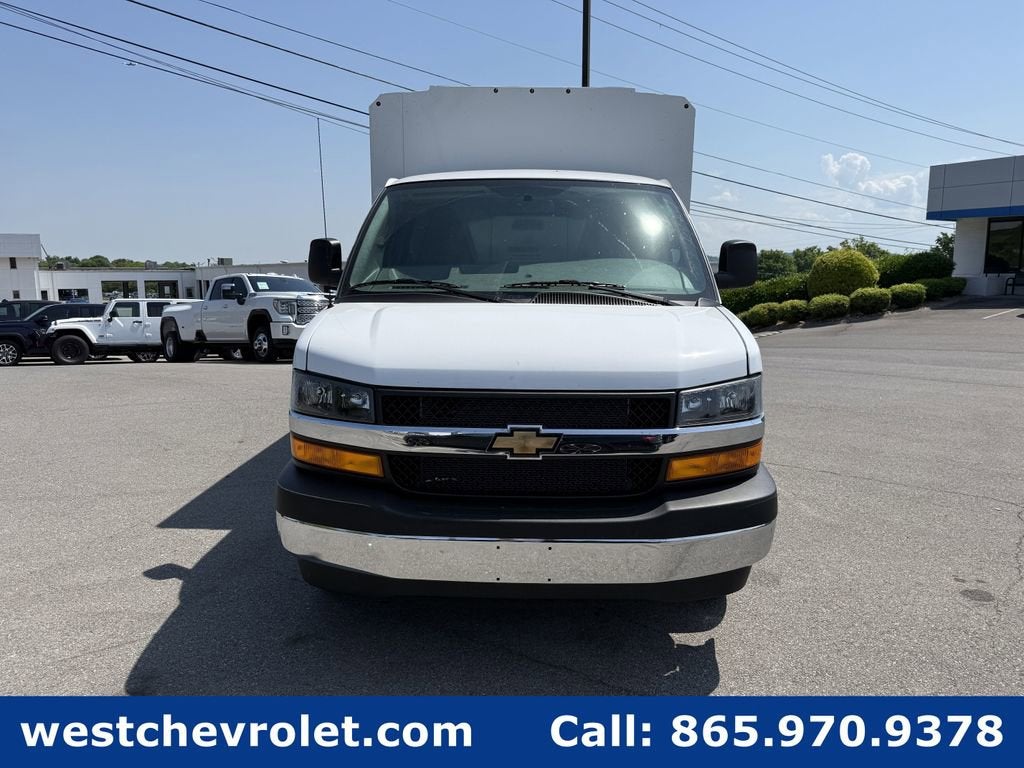 2026 Chevrolet Express Cutaway 3500 1WT