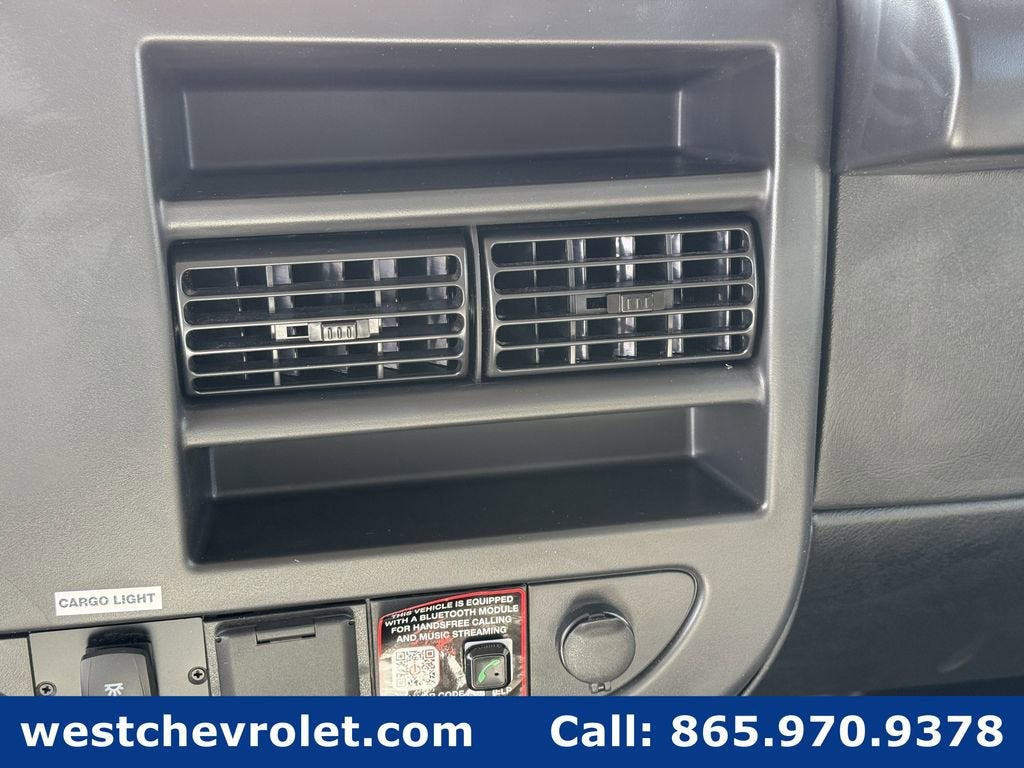 2025 Chevrolet Express Cutaway 3500 1WT