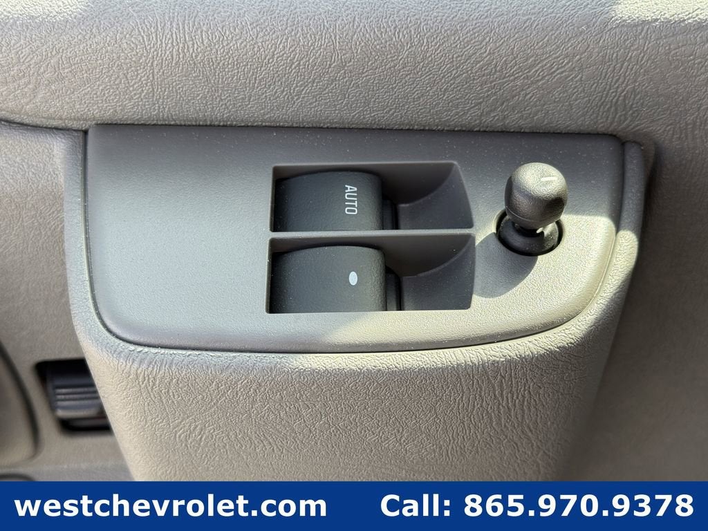 2025 Chevrolet Express Cutaway 3500 1WT