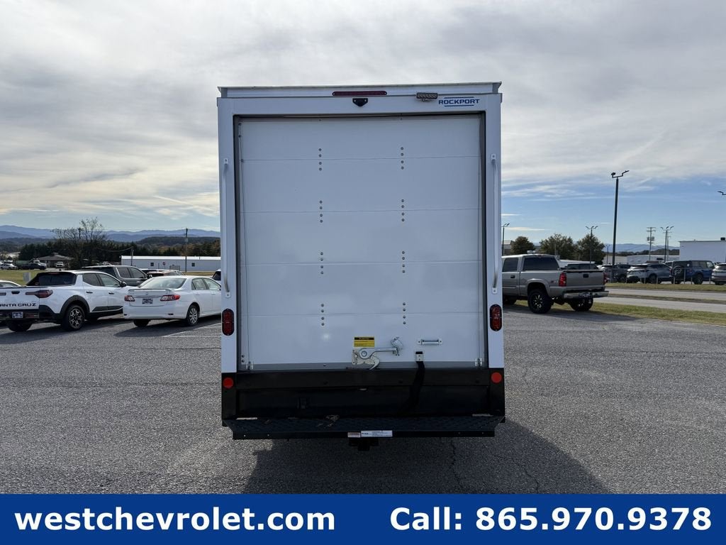 2025 Chevrolet Express Cutaway 3500 1WT