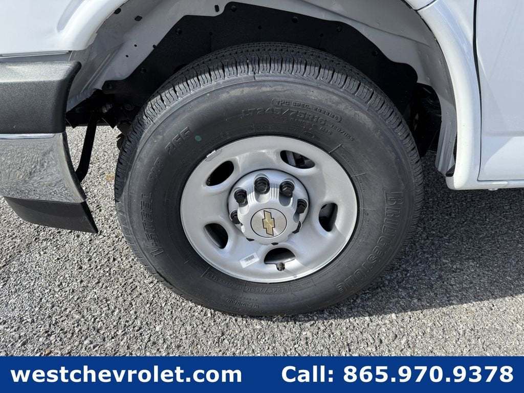 2025 Chevrolet Express Cutaway 3500 1WT