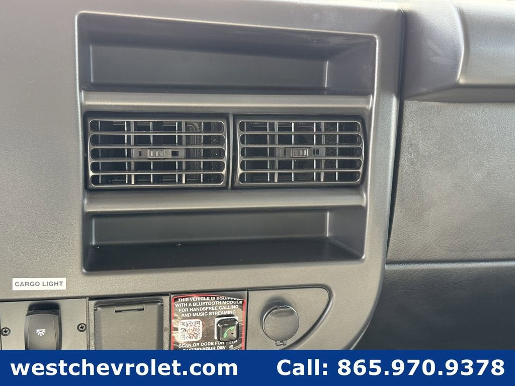 2025 Chevrolet Express Cutaway 3500 1WT