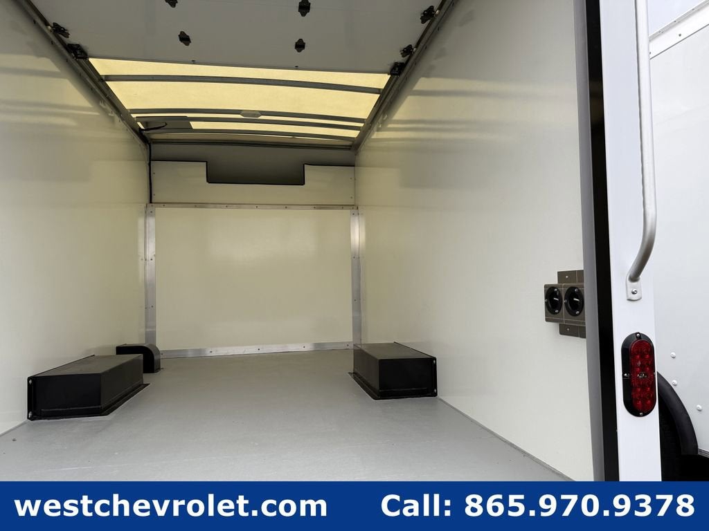 2025 Chevrolet Express Cutaway 3500 1WT