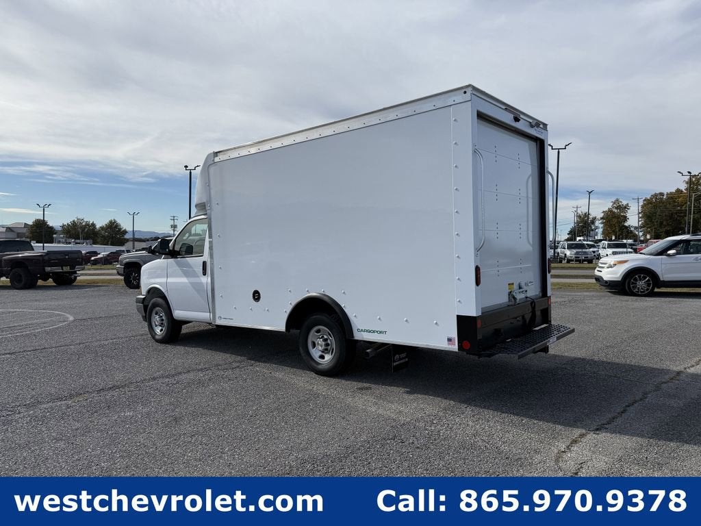 2025 Chevrolet Express Cutaway 3500 1WT