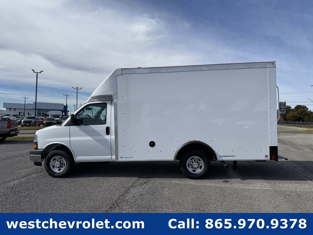2025 Chevrolet Express Cutaway 3500 1WT