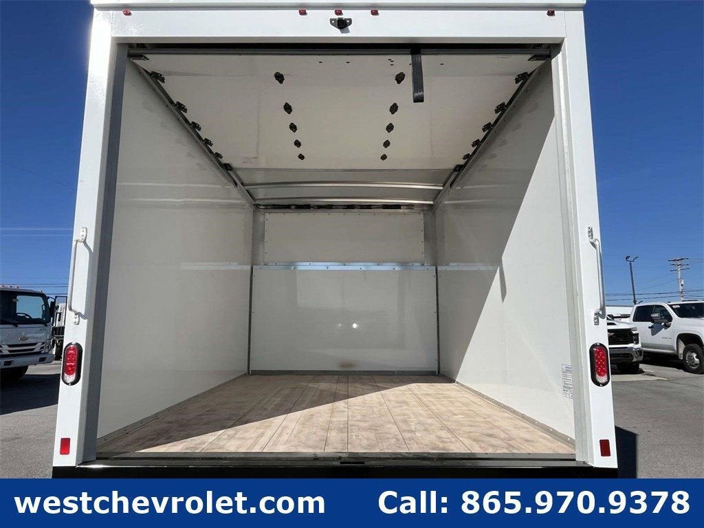2024 Chevrolet Express Cutaway 3500 1WT