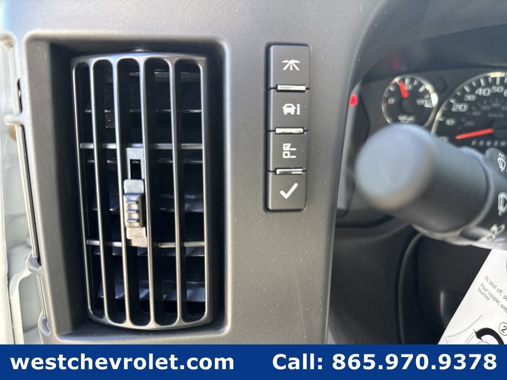 2025 Chevrolet Express Cutaway 3500 1WT