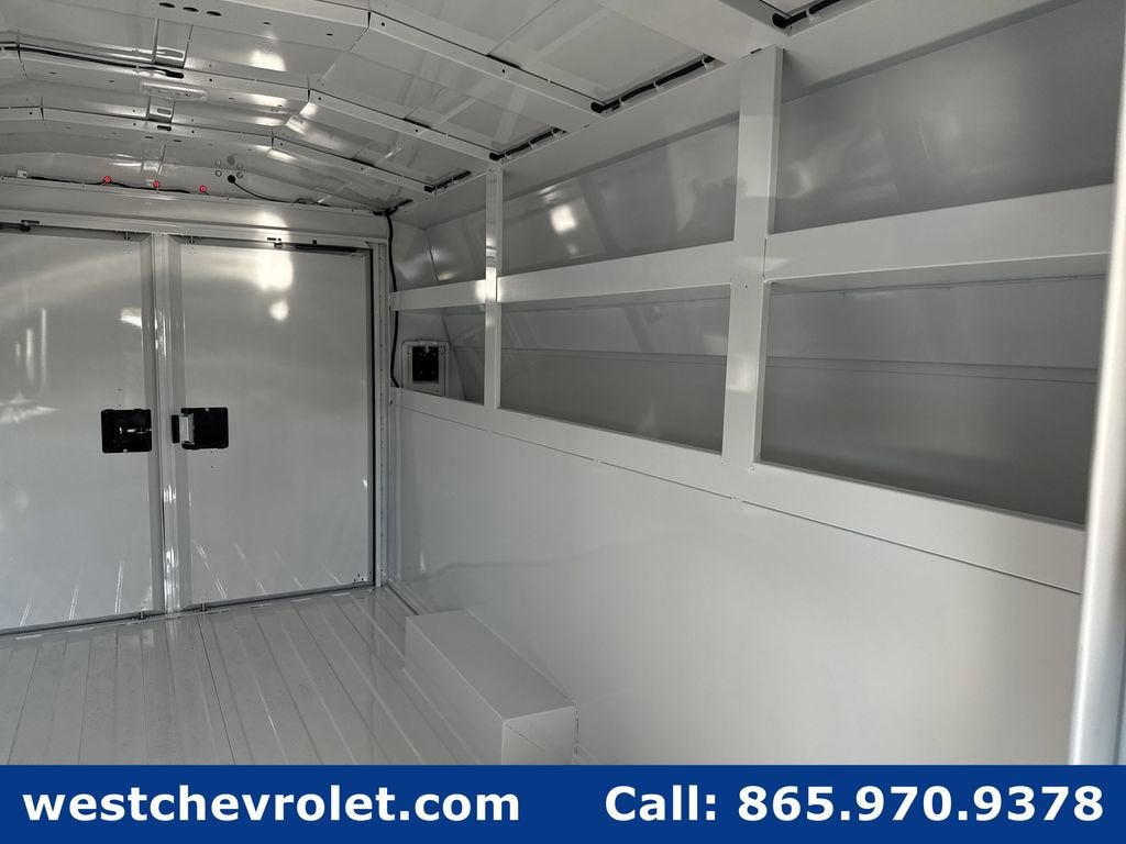 2025 Chevrolet Express Cutaway 3500 1WT