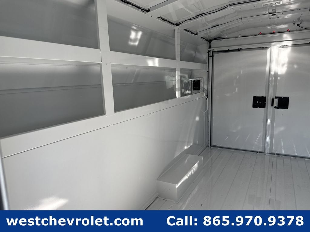 2025 Chevrolet Express Cutaway 3500 1WT