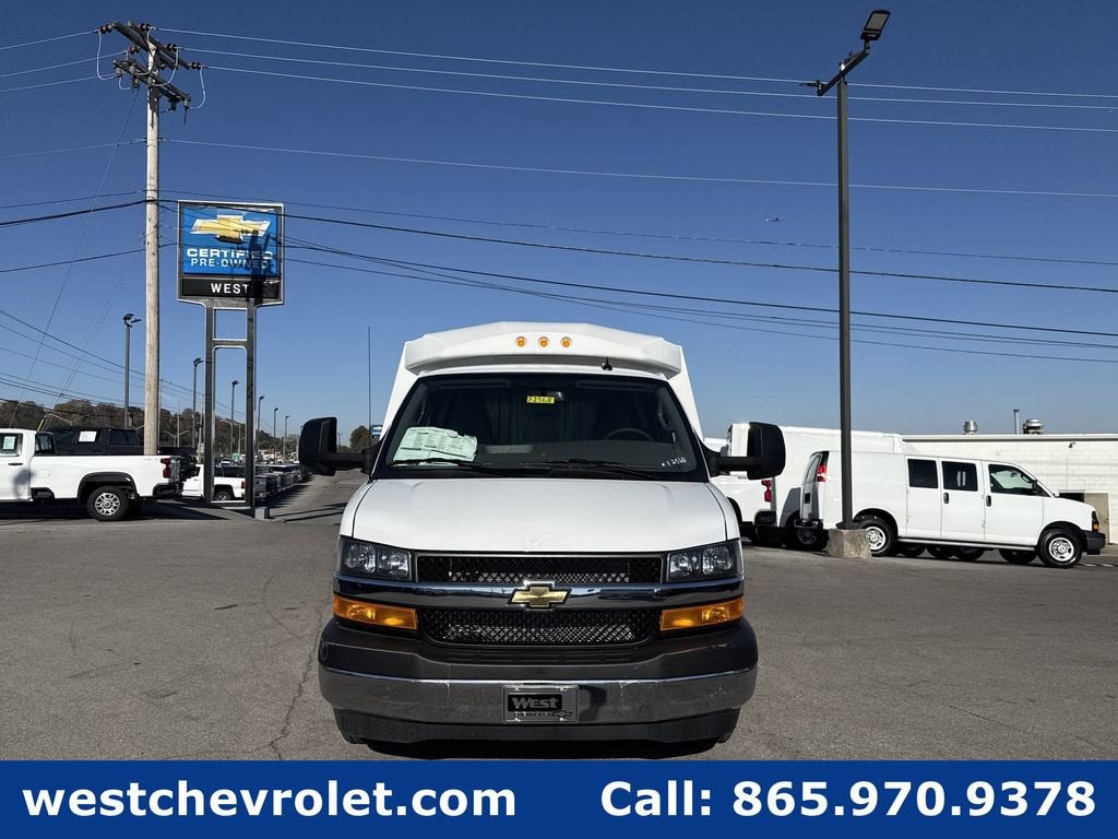 2025 Chevrolet Express Cutaway 3500 1WT