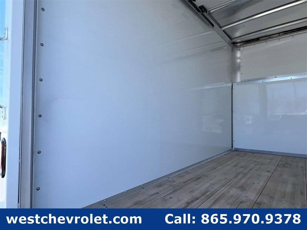 2024 Chevrolet Express Cutaway 3500 1WT