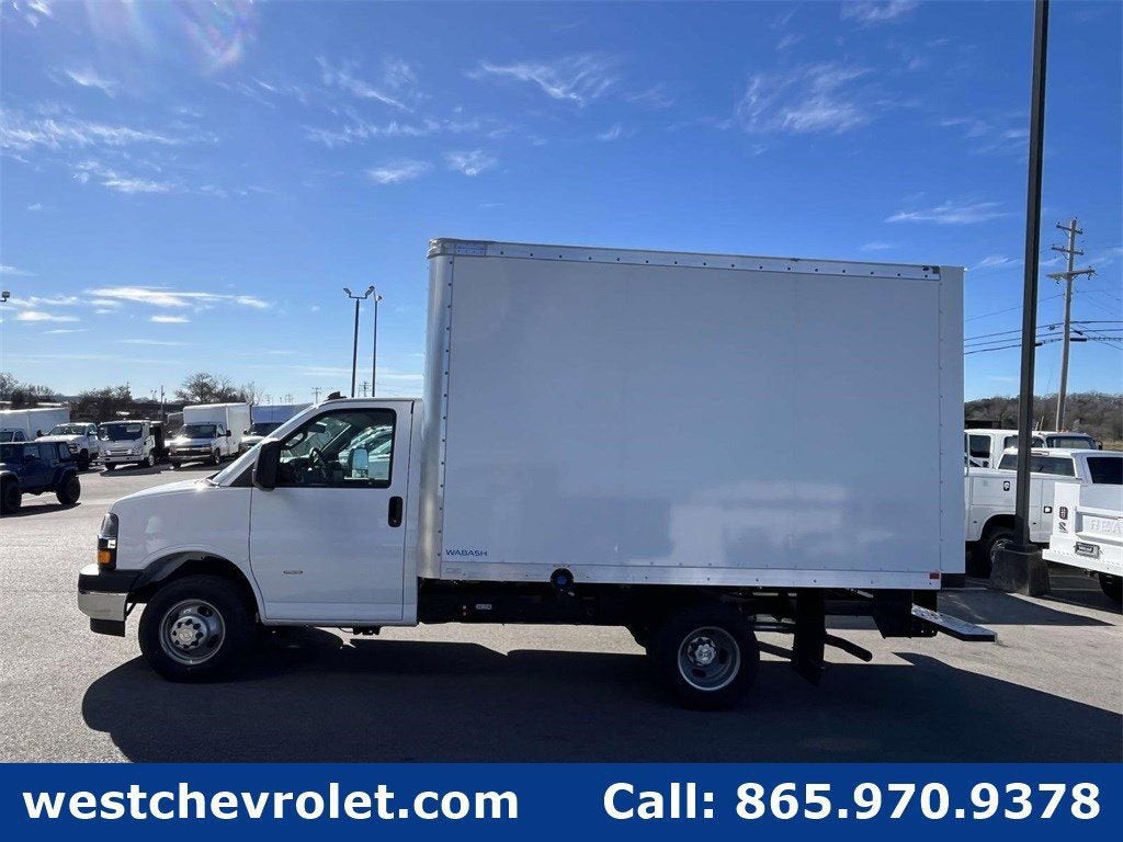 2024 Chevrolet Express Cutaway 3500 1WT
