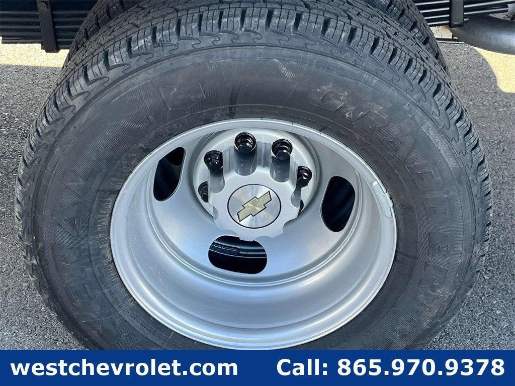 2024 Chevrolet Express Cutaway 3500 1WT