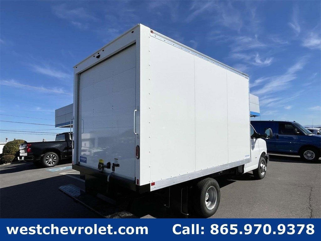 2024 Chevrolet Express Cutaway 3500 1WT