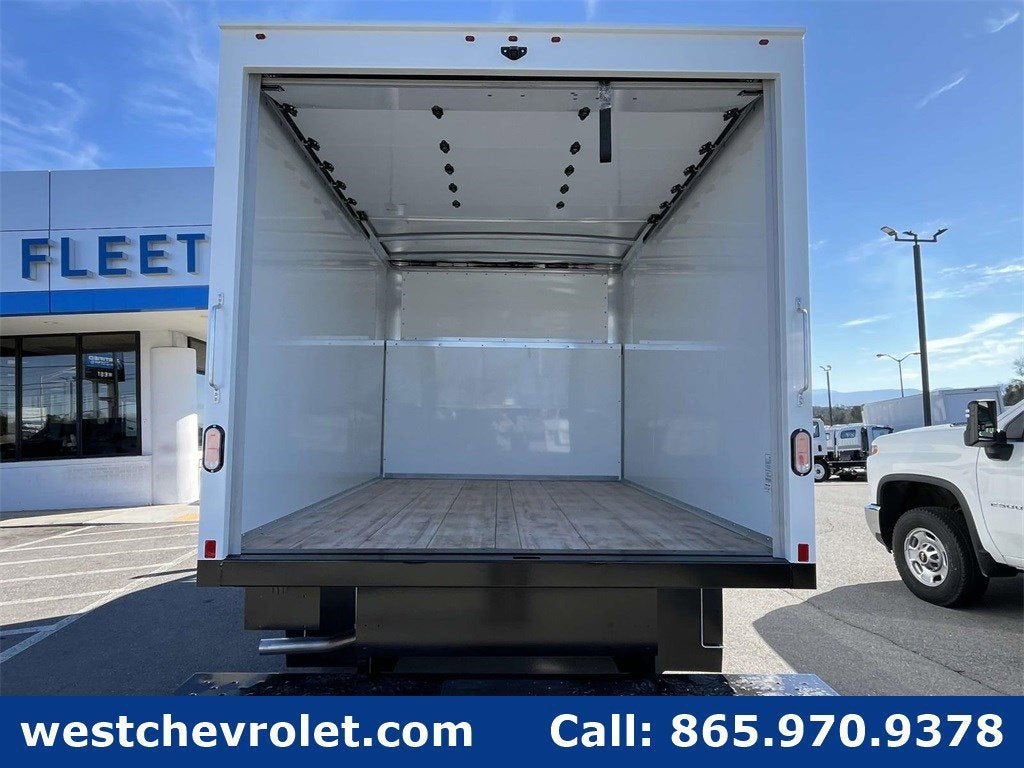 2024 Chevrolet Express Cutaway 3500 1WT