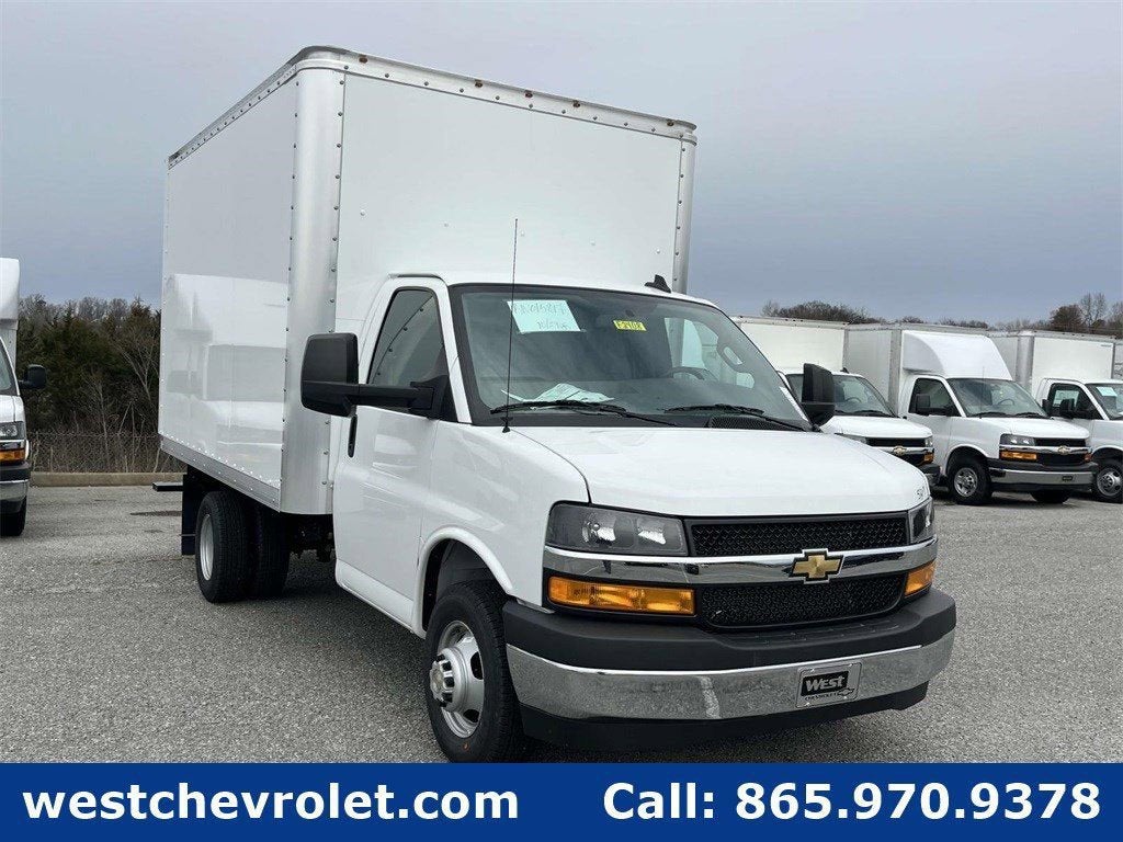 2024 Chevrolet Express Cutaway 3500 1WT