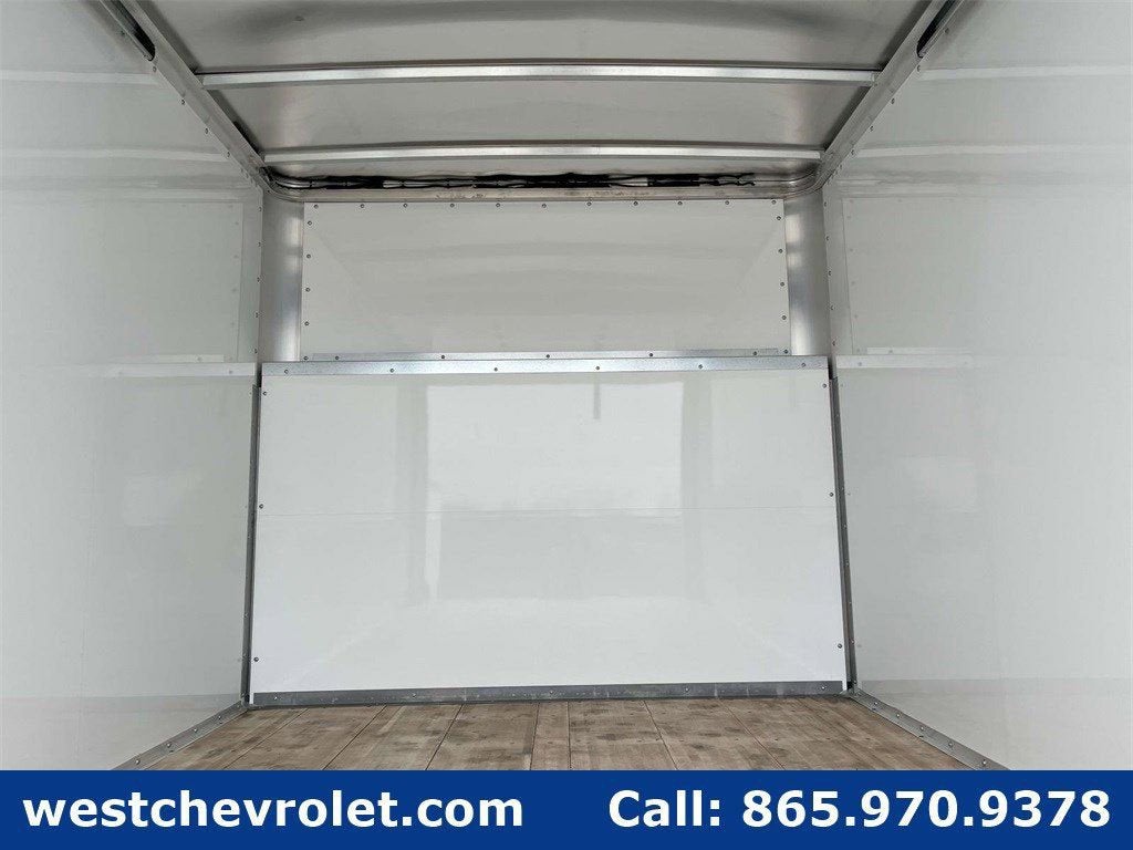 2024 Chevrolet Express Cutaway 3500 1WT