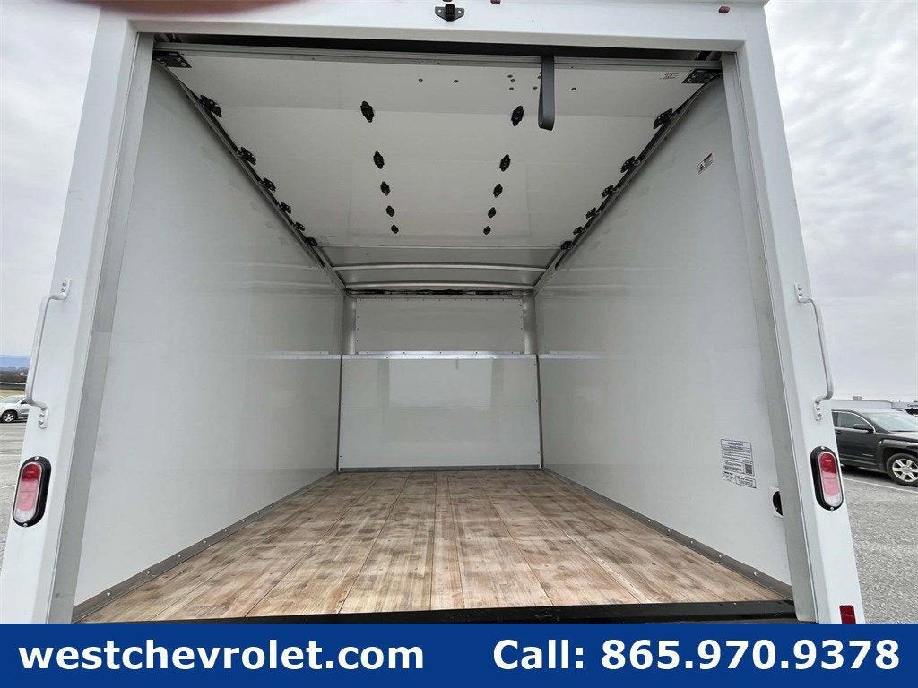 2024 Chevrolet Express Cutaway 3500 1WT