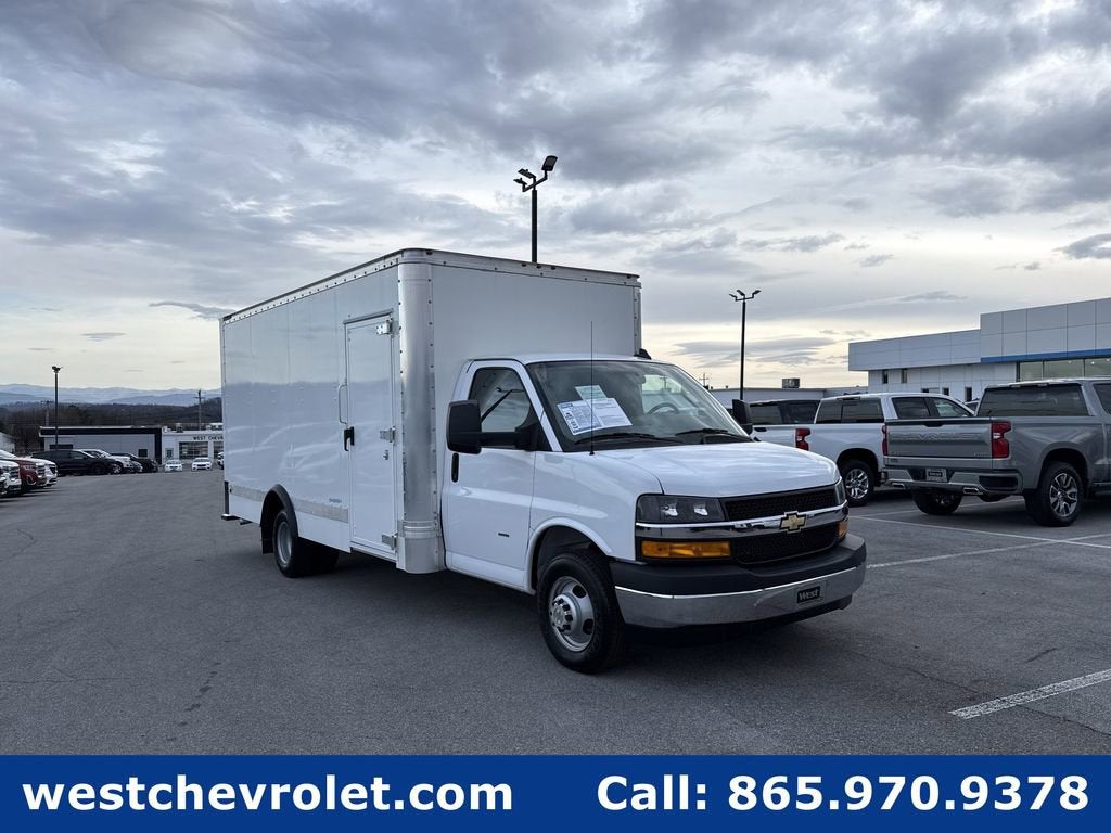 2023 Chevrolet Express Cutaway 3500 1WT