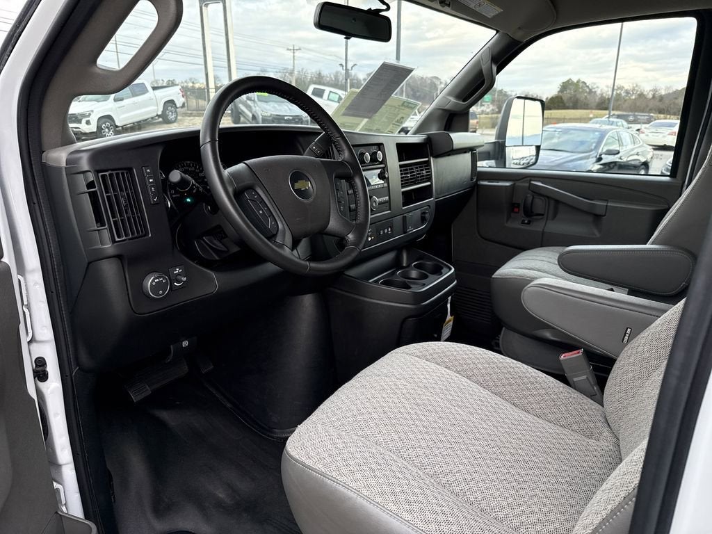 2023 Chevrolet Express Cutaway 3500 1WT