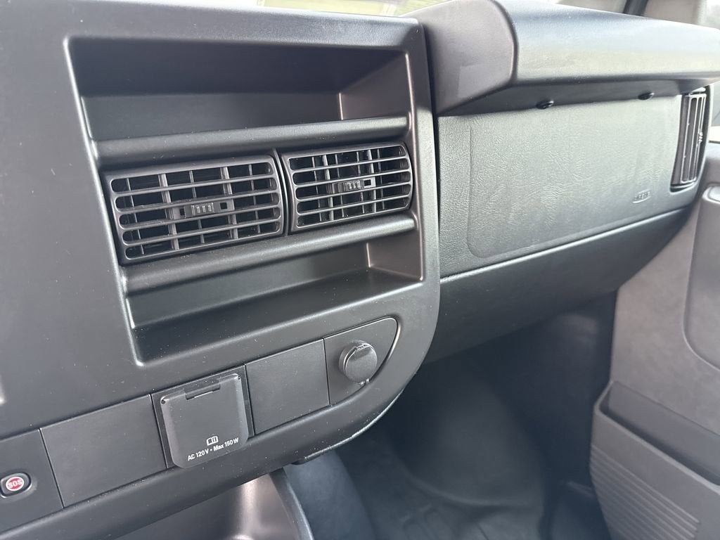 2023 Chevrolet Express Cutaway 3500 1WT