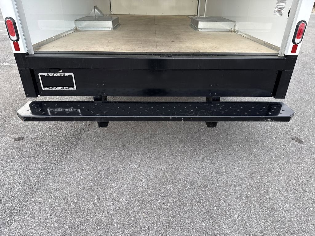 2023 Chevrolet Express Cutaway 3500 1WT