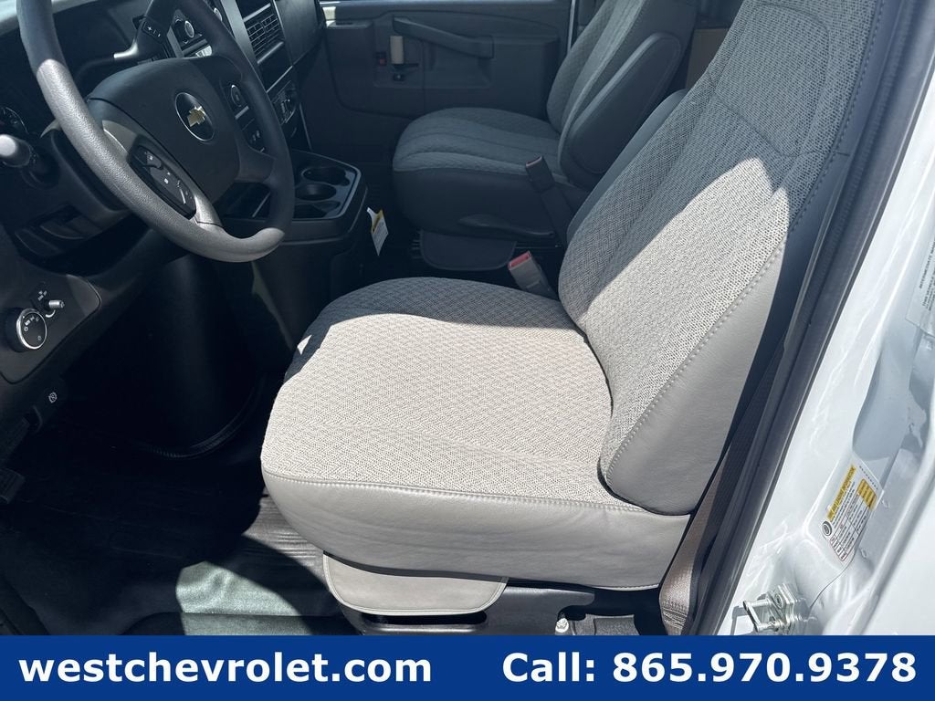 2026 Chevrolet Express Cutaway 4500 2WT