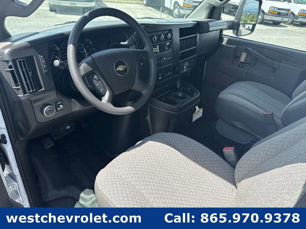 2026 Chevrolet Express Cutaway 4500 2WT