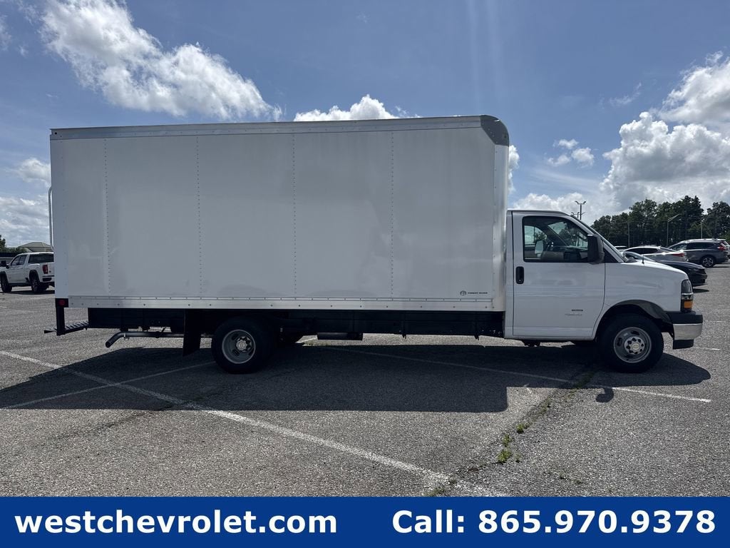 2026 Chevrolet Express Cutaway 4500 2WT