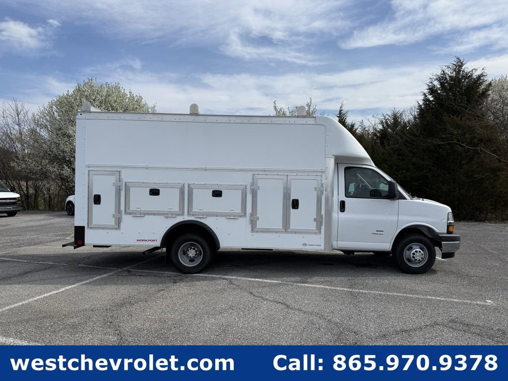 2025 Chevrolet Express Cutaway 4500 2WT