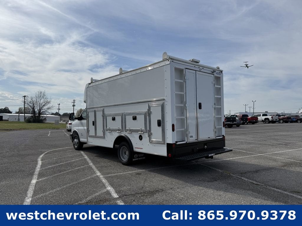2025 Chevrolet Express Cutaway 4500 2WT