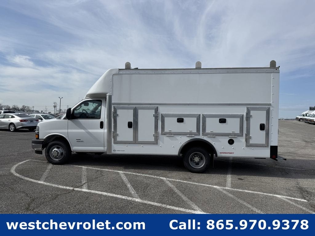 2025 Chevrolet Express Cutaway 4500 2WT