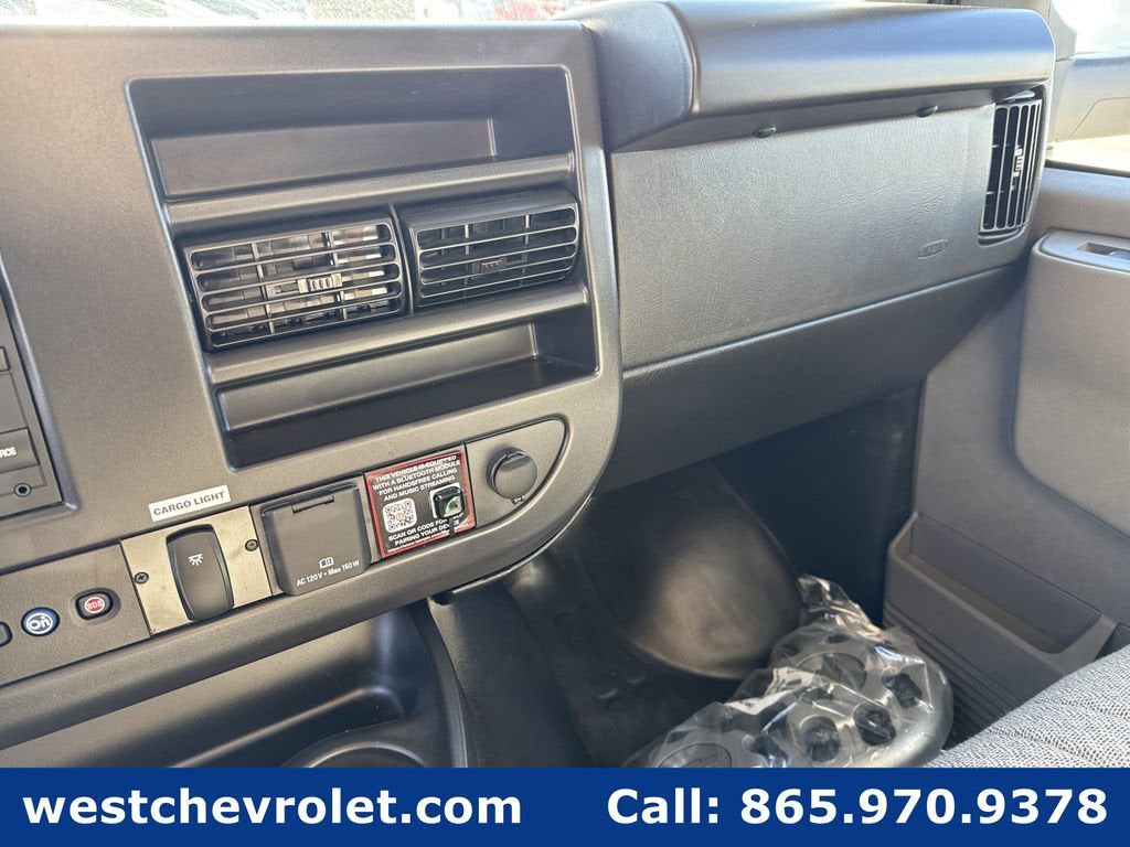 2025 Chevrolet Express Cutaway 4500 2WT