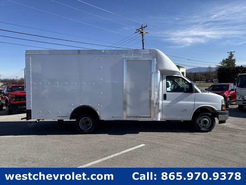 2025 Chevrolet Express Cutaway 4500 2WT