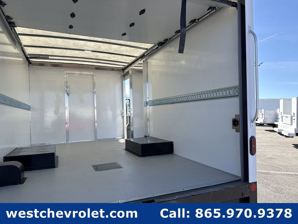 2025 Chevrolet Express Cutaway 4500 2WT