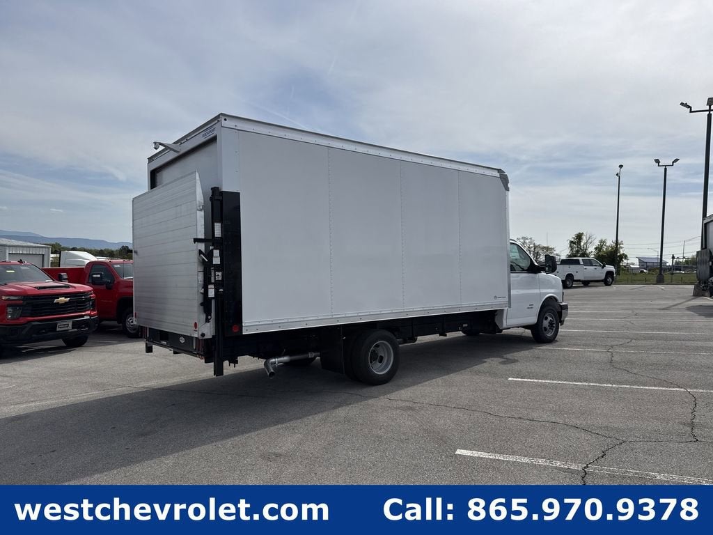 2026 Chevrolet Express Cutaway 4500 2WT