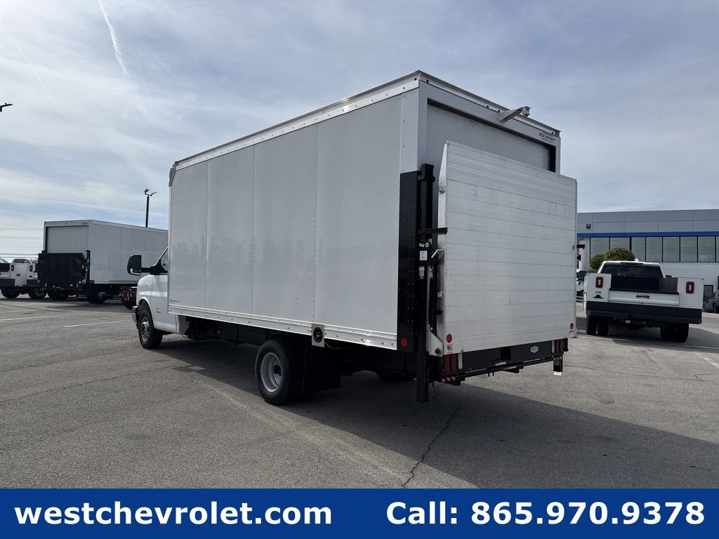 2026 Chevrolet Express Cutaway 4500 2WT