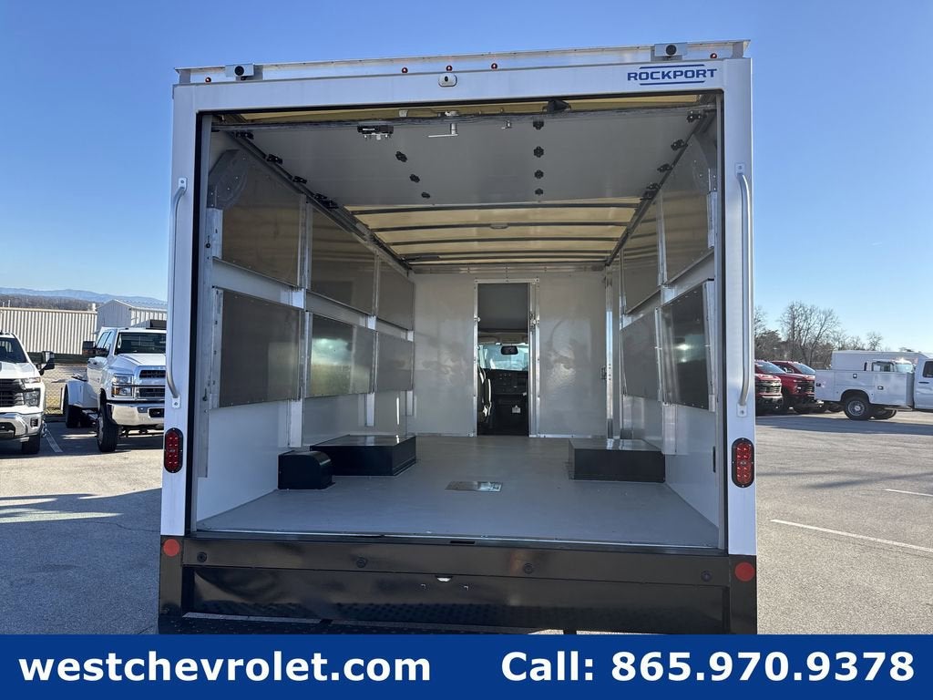 2025 Chevrolet Express Cutaway 4500 2WT
