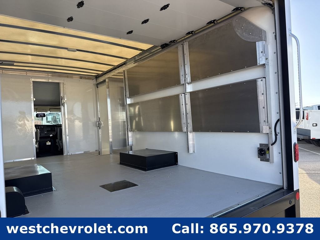 2025 Chevrolet Express Cutaway 4500 2WT