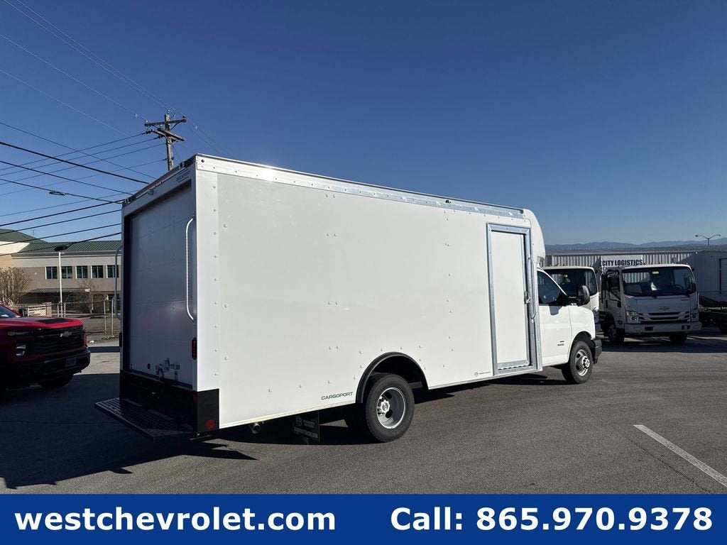 2025 Chevrolet Express Cutaway 4500 2WT