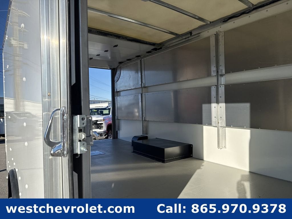 2025 Chevrolet Express Cutaway 4500 2WT